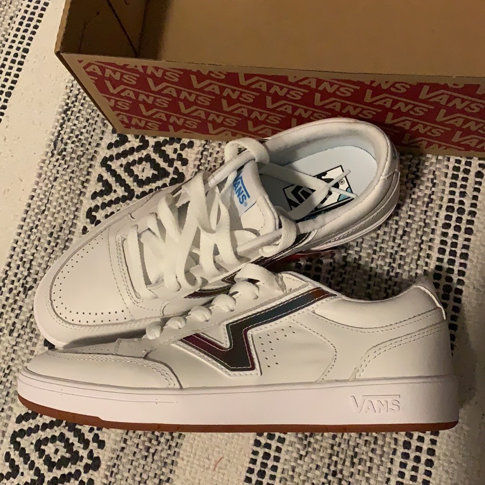 Vans - Picture 2 of 3